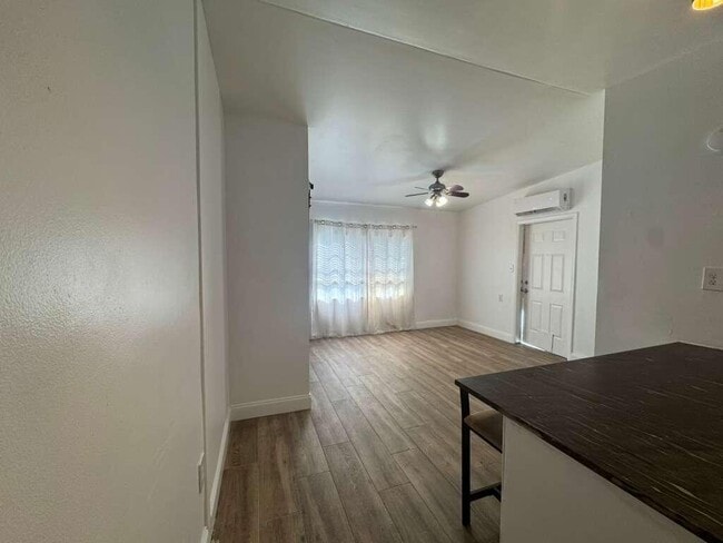 Building Photo - 1311 NE 42nd St