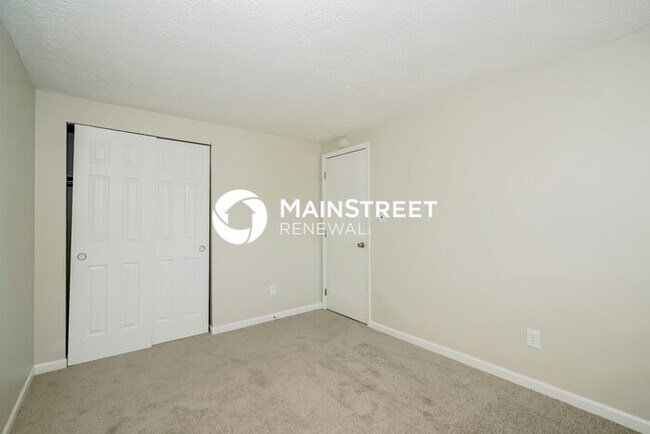 Building Photo - 4 Bedroom Pet-Friendly Home in Indianapoli...