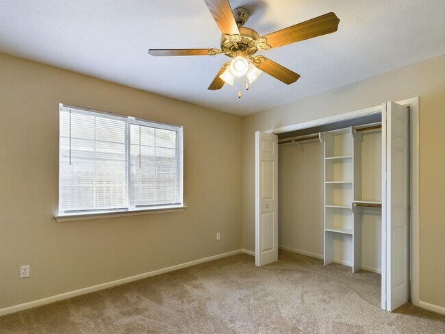 Building Photo - 2404 Brittain