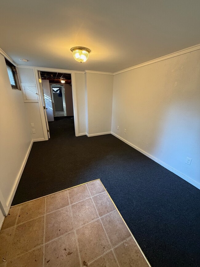 Building Photo - 618 Christopher St