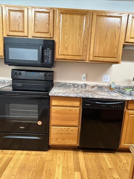 Building Photo - 233 Legends Creek Pl