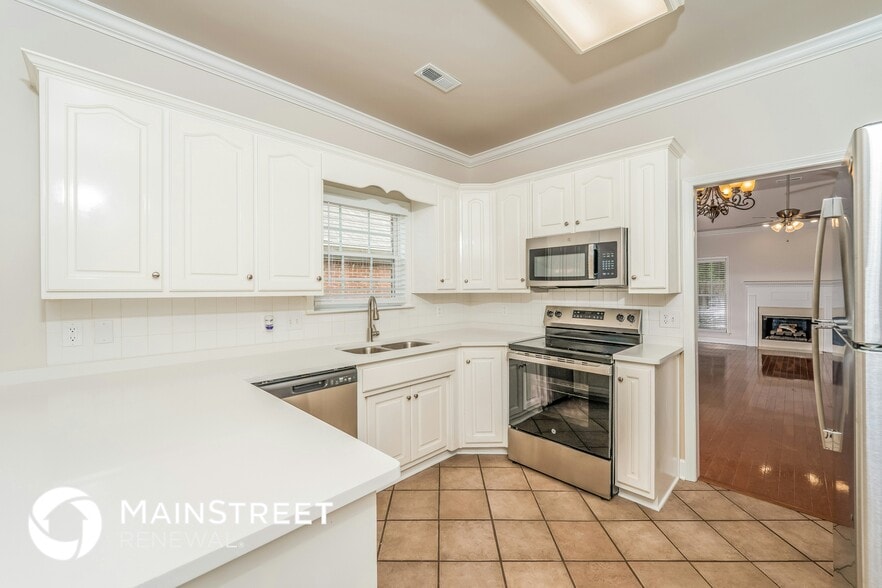 Building Photo - 180 Steeplechase Ct