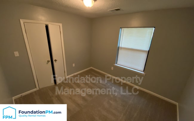 Building Photo - 327 Anthony St