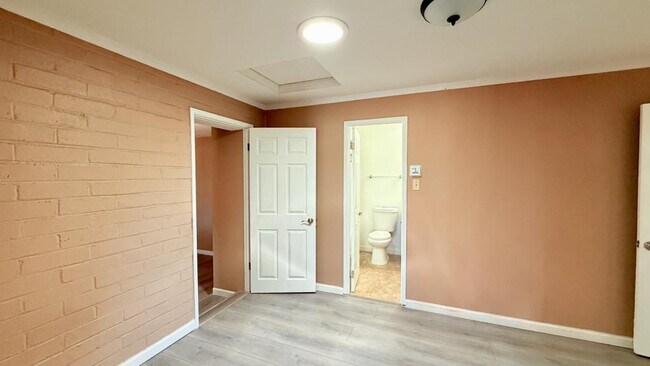 Building Photo - 370 Las Flores Dr