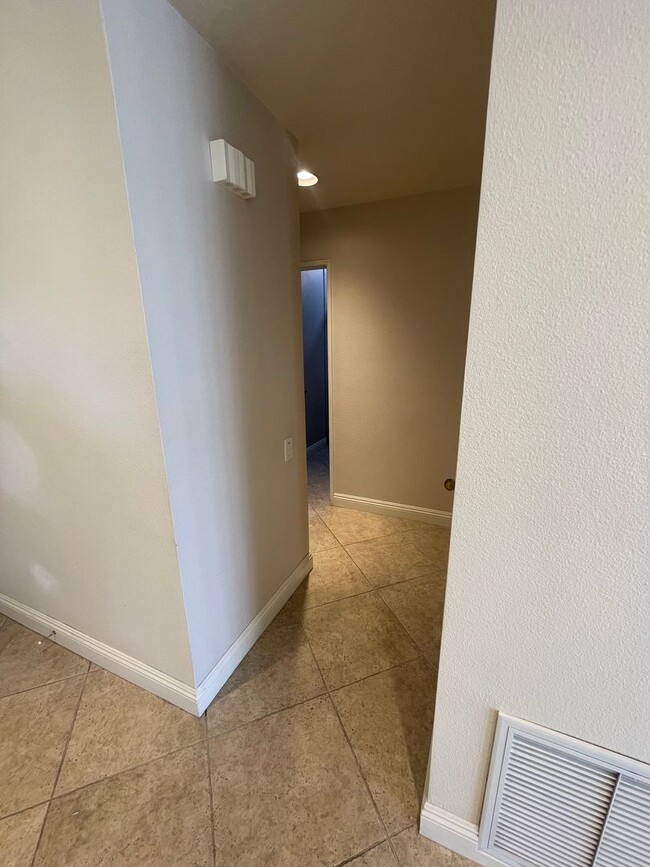 Building Photo - Spacious 2 Bed, 2 Bath House in Prestigious Coto de Caza For Rent!