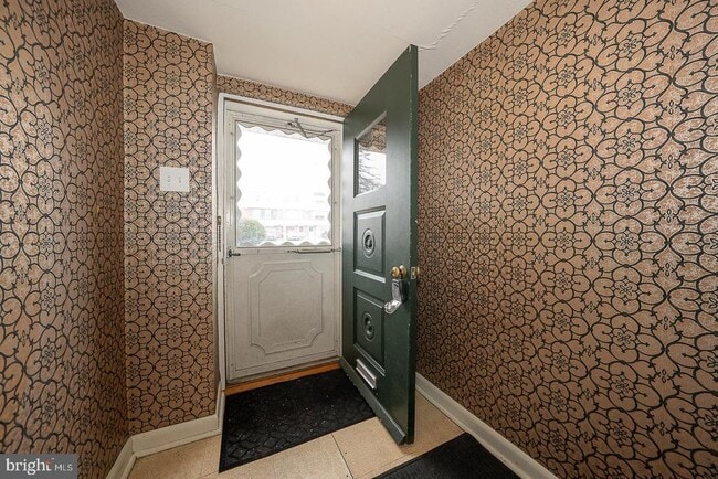 Building Photo - 130 Ivy Ct