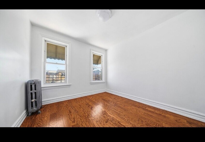 Building Photo - 40-15 155th St
