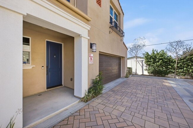 Building Photo - Glendora