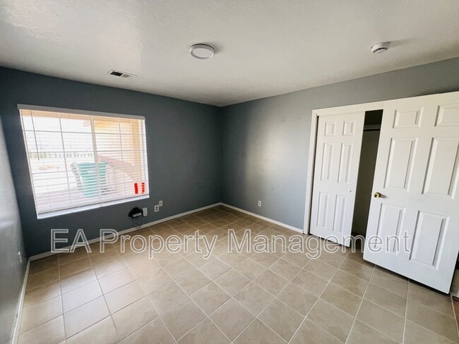 Building Photo - 1225 11th St SE