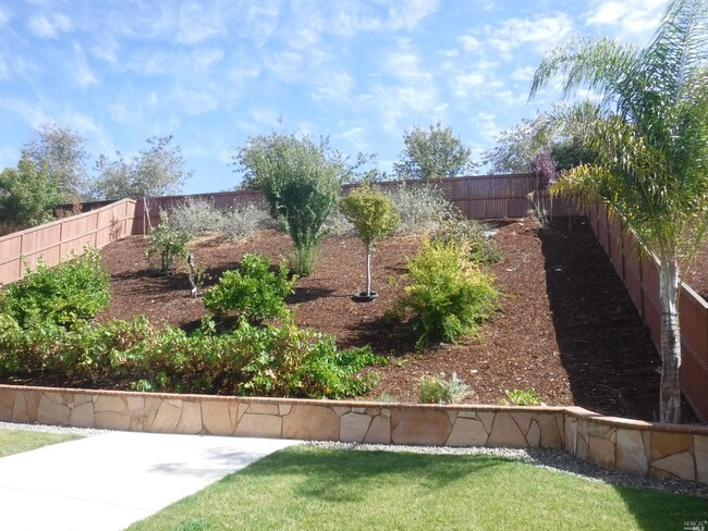 Building Photo - 1416 Couples Cir