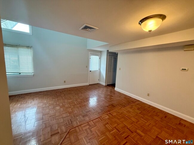 Building Photo - 105 Tremont Ave