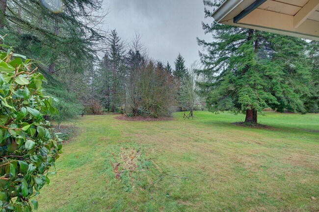 Building Photo - 3Bd/2.25Ba North Bend House