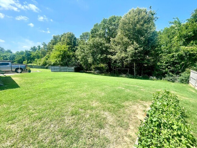 Building Photo - *MOVE IN SPECIAL* Beautiful Germantown School District Home in Ashbrooke