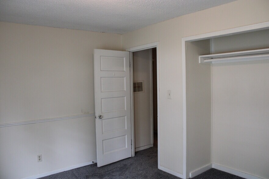 Building Photo - 4407 E Bayley St
