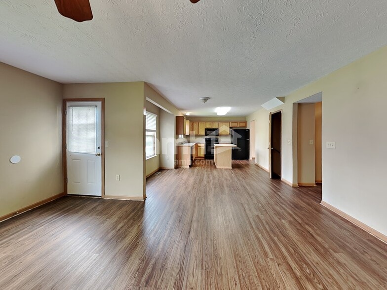 Building Photo - 438 Rothgate Dr
