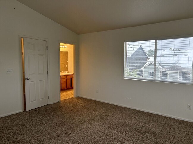 Building Photo - 2145 Clipper Way