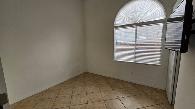 Building Photo - Single story with a POOL in Spring Valley!!!