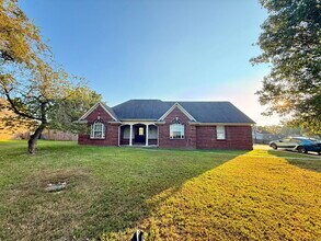 Building Photo - Room to Spread Out! 3-Bedroom Atoka Home with Bonus Room & Fenced Yard