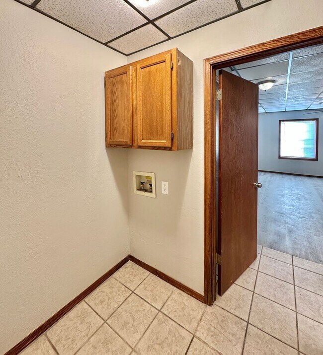 Building Photo - 4647 W Gore Blvd