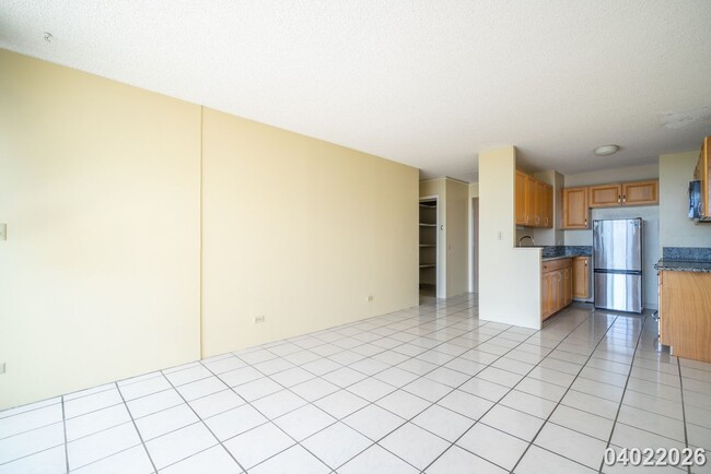 Building Photo - SALT LAKE 2 Bed 2 Bath 1 Parking