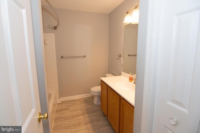 Building Photo - 110 Ingle Pl