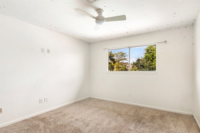 Building Photo - 3602 Ridgeview Dr