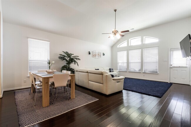 Building Photo - 6305 Rotherham St