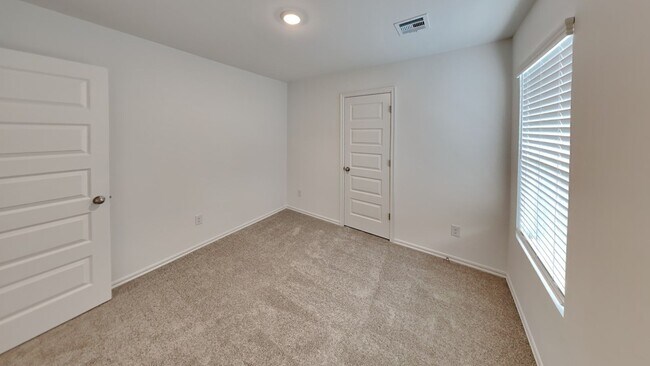 Building Photo - Brand New 4 Bedroom Home in Newcastle School District