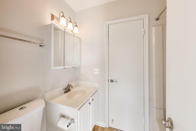 Building Photo - 8205 Whispering Oaks Way