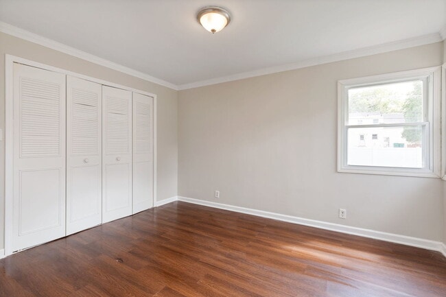 Building Photo - 1206 Campbell St