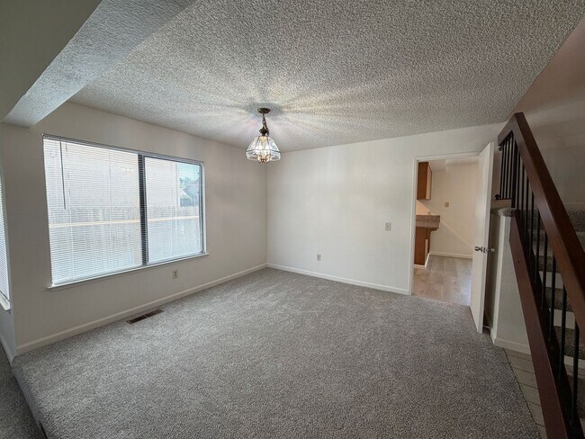 Building Photo - 872 Shellwood Way