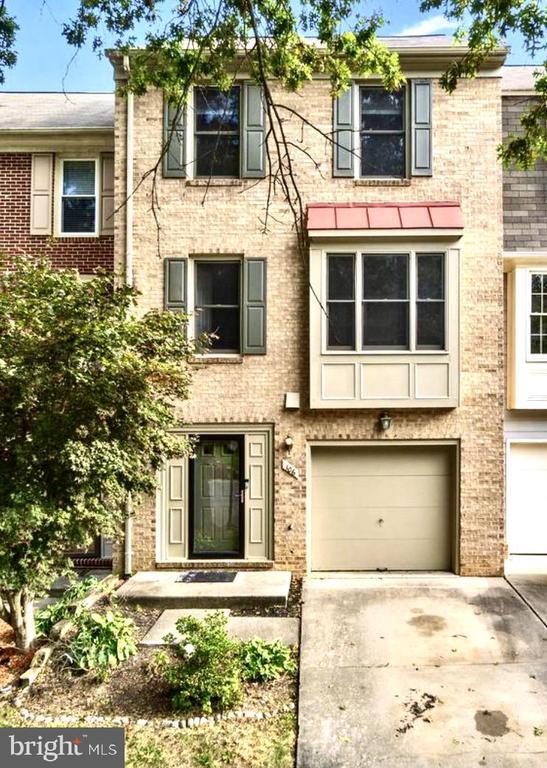 Building Photo - 106 W Locust St