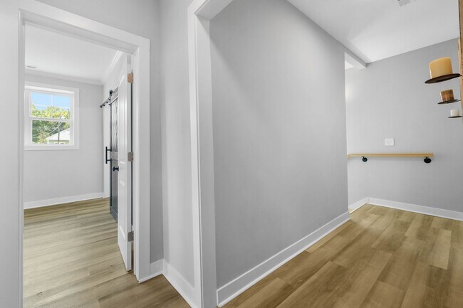 Building Photo - Newly renovated 4 bed 2.5 bath, located in heart of downtown Wilmington