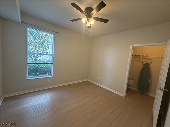 Building Photo - 10339 Whispering Palms Dr