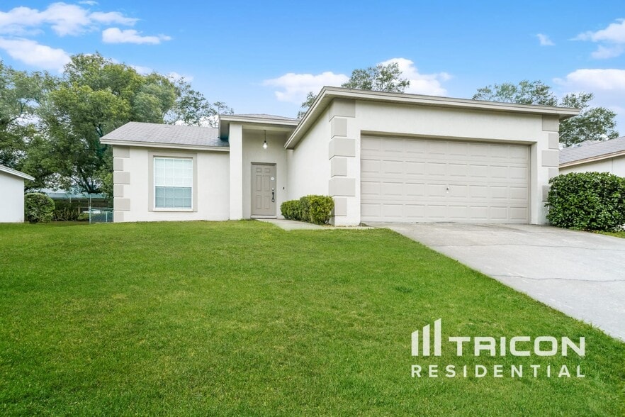 Primary Photo - 7833 Manor Dr