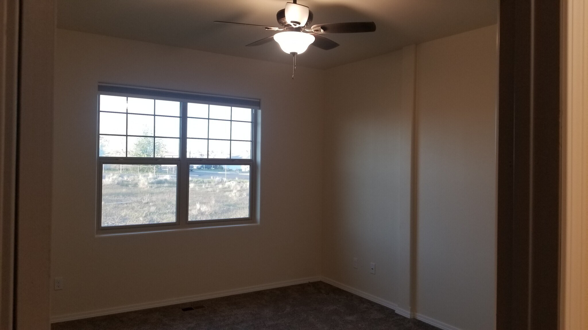 Building Photo - 1412 W Lakeside Dr