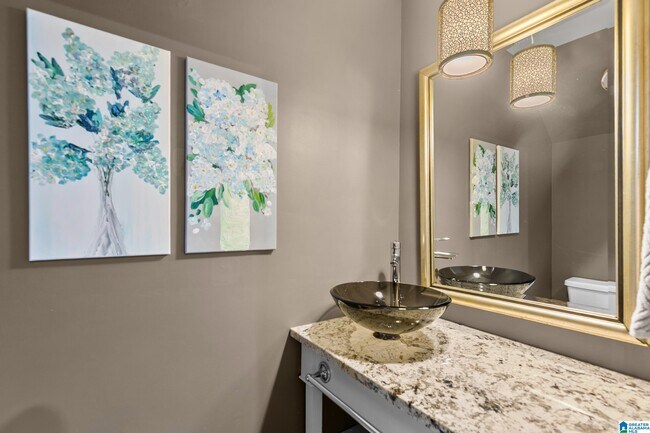 Building Photo - 1227 33rd St S