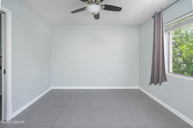 Building Photo - 144 S Halifax Ave