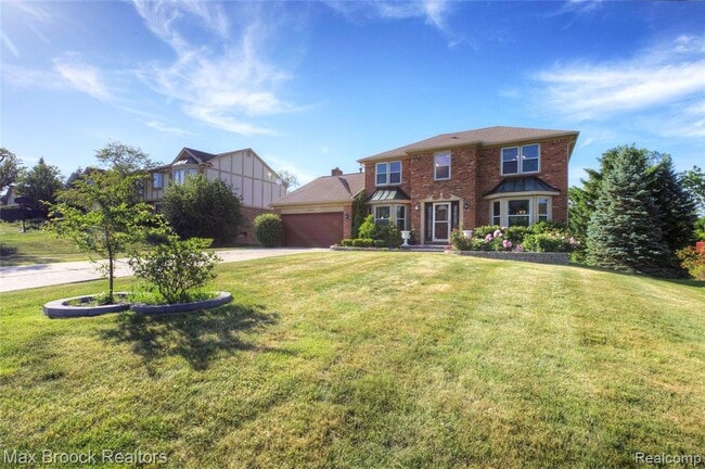 Building Photo - 30118 Kingsway Dr