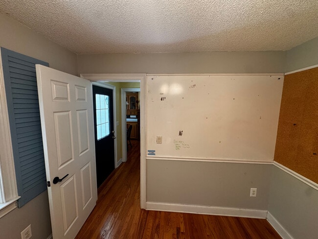 Building Photo - Room in House on Tyson Rd