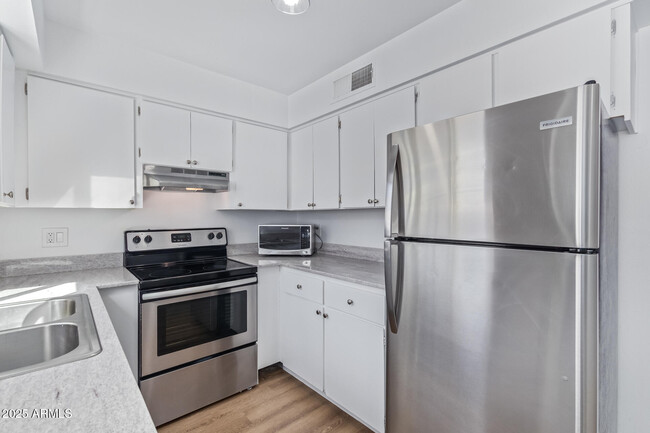 Building Photo - 2922 N 35th St