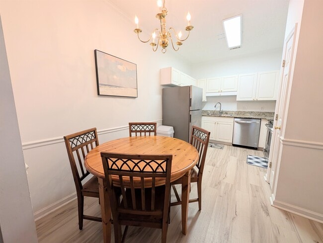 Building Photo - 9754 Leyland Dr