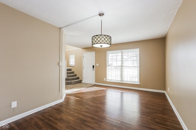 Building Photo - 6672 Colleens Way