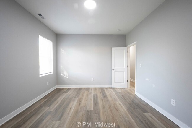 Building Photo - 1825 Montcalm St