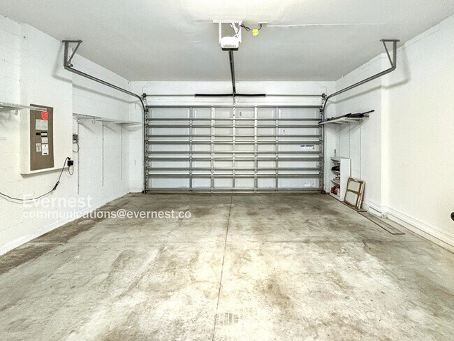 Building Photo - 28892 Perilli Pl
