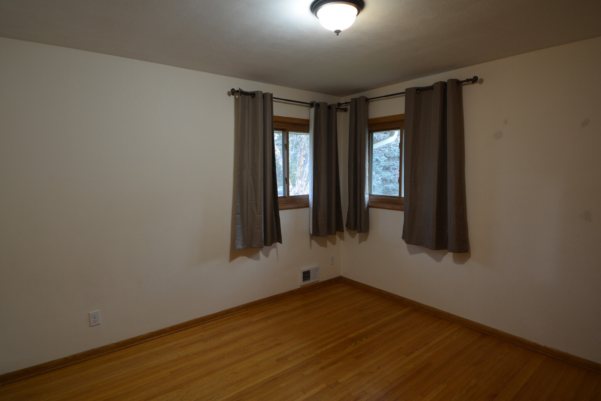 Building Photo - 1426 Glenhill Road