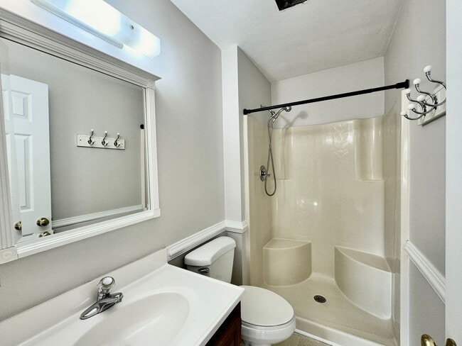 Building Photo - All Brick, End Unit Townhome in Kempsville...