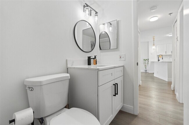 Building Photo - 2232 N Cypress Bend Dr