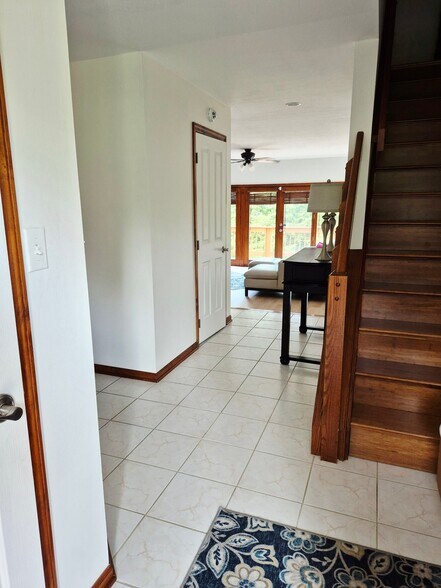 Building Photo - 1589 Stone Mansion Dr