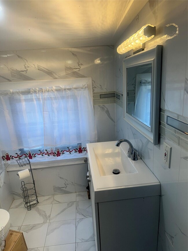 Building Photo - 125 Vanderbilt Ave